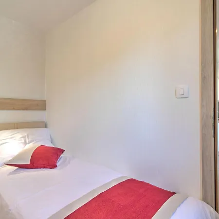 Holiday home Beautiful Mobile In With Swimming Pool *