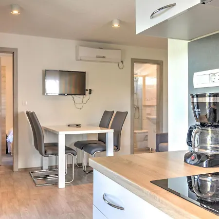 Holiday home Beautiful Mobile In With Swimming Pool Banjole