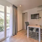 Holiday home Mobile In Near Banjole